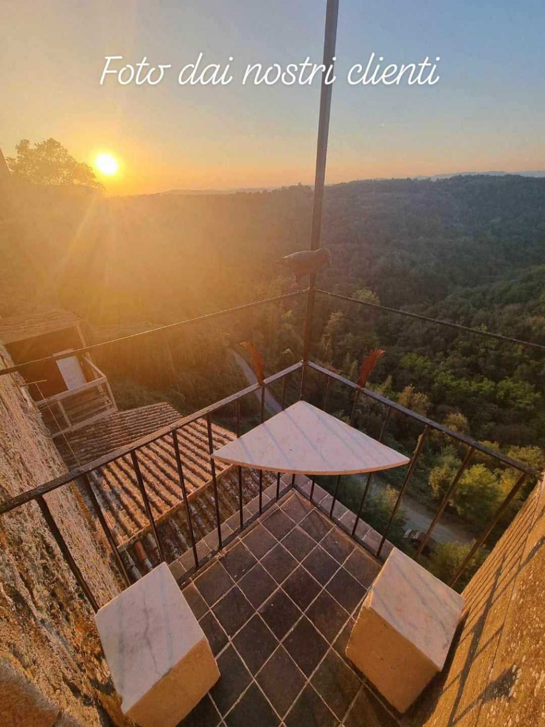La Sorpresa Sul Bastione With Panoramic Balcony Apartamento Pitigliano Exterior foto